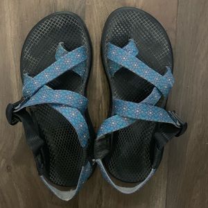 Women’s chacos!